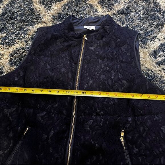 NWT Crown & Ivy Curvy Lace Vest – Navy Blue – Size 2x curvy - Picture 5 of 9